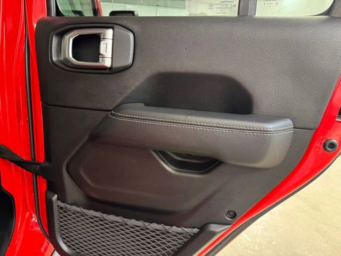 Used 2020 Jeep Gladiator Rubicon image 25