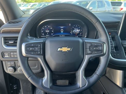 Used 2023 Chevrolet Tahoe Premier AWD/4WD image 19