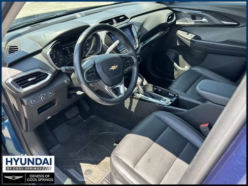 Used 2021 Chevrolet TrailBlazer LT w/ Premium Seating Package FWD image 14