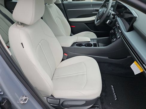 Used 2024 Hyundai Sonata SEL w/ Convenience Package FWD image 11