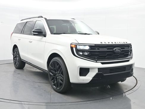 New 2026 Ford Expedition Platinum w/ Stealth Performance Package image 4