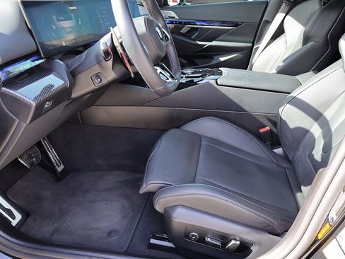 Used 2025 BMW M5 w/ Carbon Package image 11