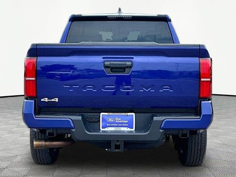 Used 2025 Toyota Tacoma SR5 AWD/4WD image 4
