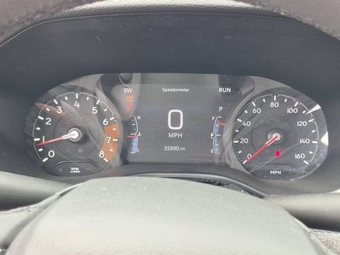 Used 2025 Jeep Compass Latitude w/ Sun & Sound Group AWD/4WD image 16