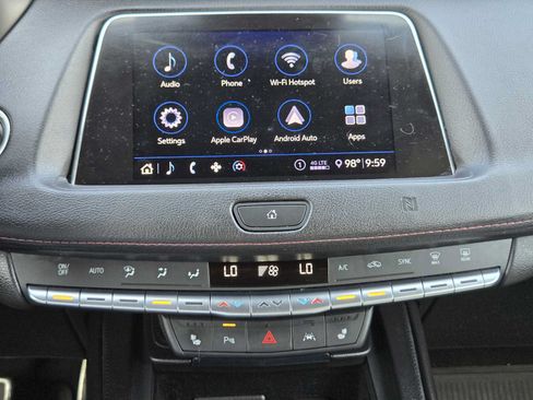 Used 2020 Cadillac XT4 Sport w/ Technology Package FWD image 18