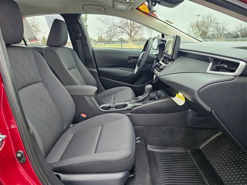 Used 2025 Toyota Corolla LE image 10