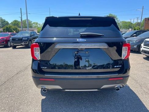 Certified 2024 Ford Explorer XLT w/ Equipment Group 202A AWD/4WD image 5