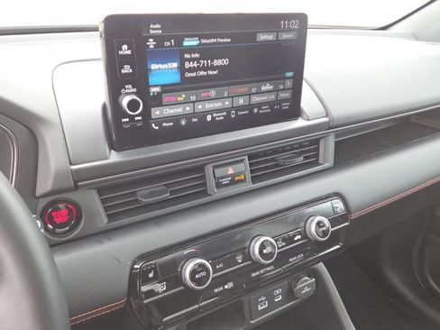 Used 2025 Honda Pilot TrailSport image 29