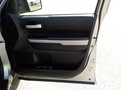 Used 2021 Toyota Tundra SR5 w/ Convenience Package image 30