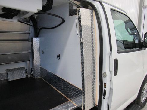 Used 2019 Chevrolet Express 2500 2500 3dr Cargo Van w/ Safety Package image 26