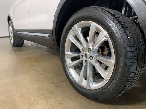 Used 2019 Ford Explorer XLT w/ Equipment Group 202A image 16