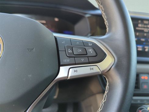 Certified 2023 Volkswagen Taos SE w/ Panoramic Sunroof Package image 22