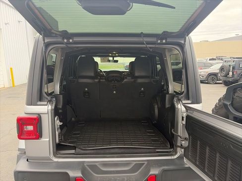 Used 2019 Jeep Wrangler Unlimited Rubicon image 10
