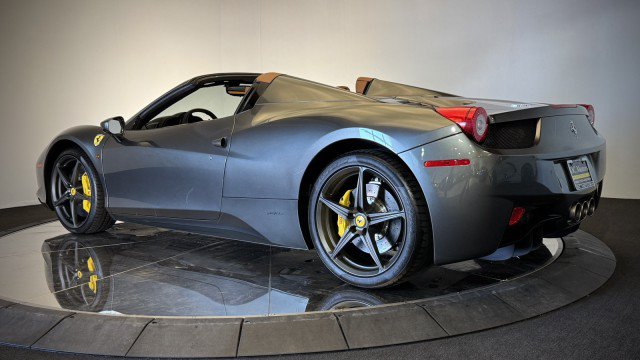 Used 2013 Ferrari 458 Spider RWD image 3
