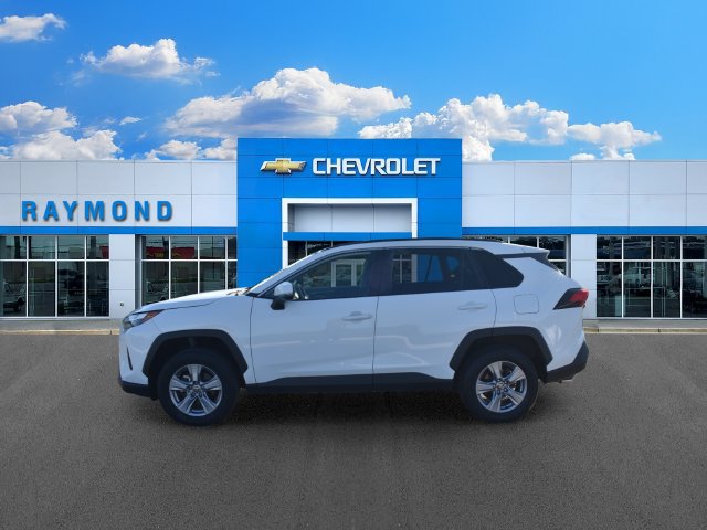 Used 2025 Toyota RAV4 XLE AWD/4WD image 6