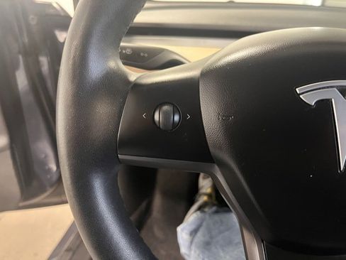 Used 2020 Tesla Model 3 Standard Range Plus image 25