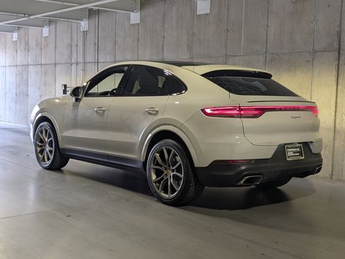 Certified 2023 Porsche Cayenne Coupe image 3