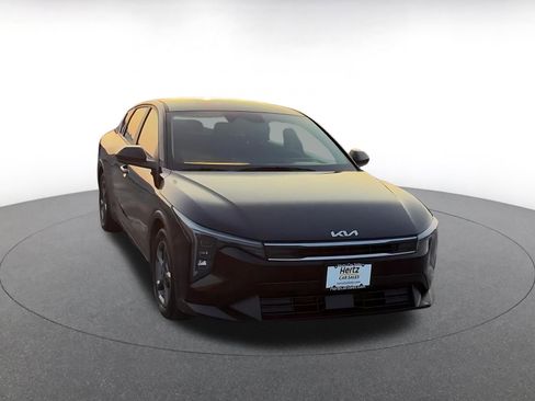 Used 2025 Kia K4 LXS image 3