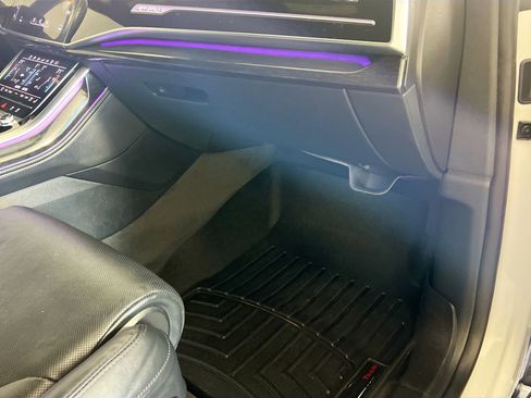 Used 2019 Audi Q8 Prestige w/ Luxury Package image 35