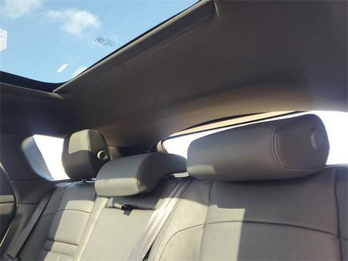 Used 2025 Land Rover Range Rover Evoque S image 11