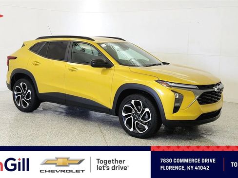 Used 2025 Chevrolet Trax RS w/ Driver Confidence Package FWD image 1