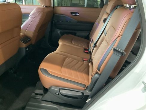 Used 2025 Nissan Pathfinder Platinum w/ Cargo Package image 20