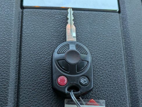 Used 2010 Ford Mustang GT Premium image 28