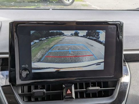 Used 2025 Toyota Corolla LE FWD image 27
