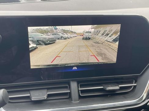 Certified 2025 Chevrolet Trax RS w/ Sunroof Package image 19