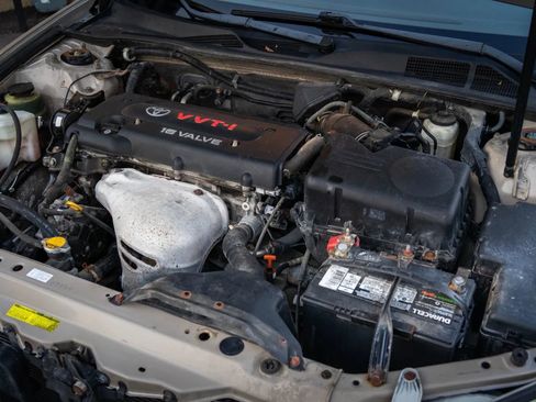 Used 2004 Toyota Camry LE FWD image 21
