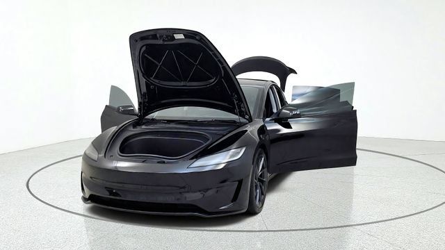 Used 2025 Tesla Model 3 Performance AWD/4WD image 4