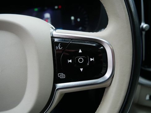 Used 2023 Volvo XC60 B5 Core w/ Climate Package image 23