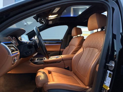 Used 2017 BMW 750i xDrive 750i xDrive image 19