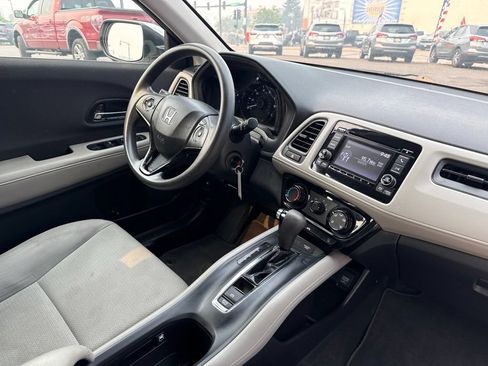 Used 2022 Honda HR-V LX image 36