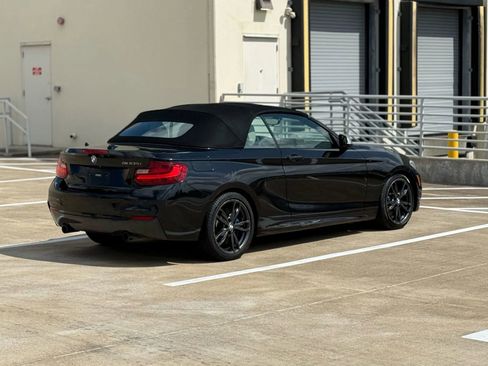 Used 2016 BMW M235i Convertible RWD image 12
