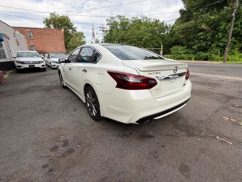 Used 2018 Nissan Altima 2.5 SR w/ SR Special Edition FWD image 10