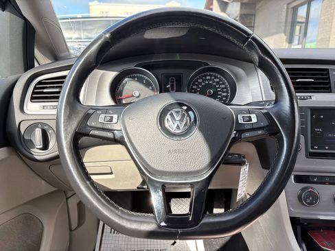 Used 2017 Volkswagen Golf S image 13