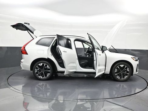 New 2026 Volvo XC60 B5 Plus w/ Protection Package Premier AWD/4WD image 30