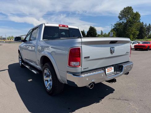Used 2017 RAM 1500 Laramie AWD/4WD image 6