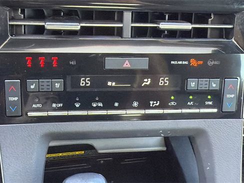 Certified 2021 Toyota Avalon Limited w/ Advanced Safety Package image 38