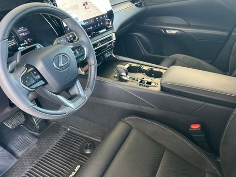 Used 2025 Lexus RX 350 w/ Convenience Package AWD/4WD image 7