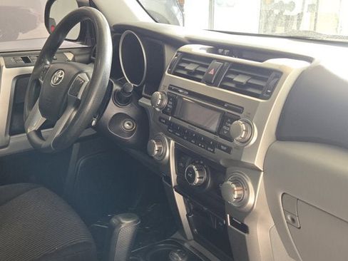 Used 2011 Toyota 4Runner SR5 w/ Convenience Pkg image 6