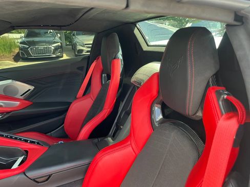 Used 2024 Chevrolet Corvette Z06 RWD image 25