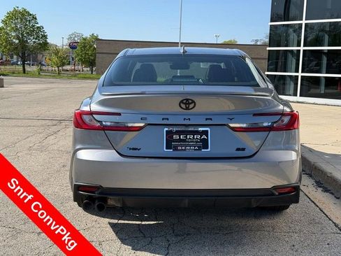 Used 2025 Toyota Camry SE w/ Convenience Package FWD image 4