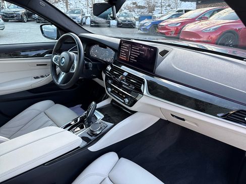 Used 2023 BMW 530e xDrive 530xe w/ Premium Package image 44