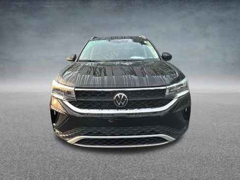 Used 2024 Volkswagen Taos SE AWD/4WD image 4