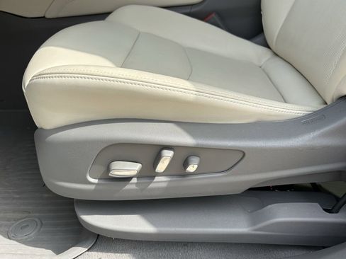 Used 2024 Cadillac XT6 Premium Luxury w/ Technology Package FWD image 13