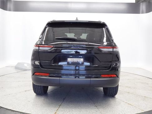 Certified 2023 Jeep Grand Cherokee Limited w/ Black Appearance Package AWD/4WD image 4