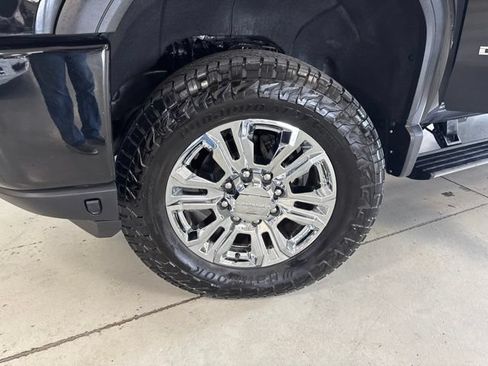 Used 2023 GMC Sierra 2500 Denali w/ Denali Black Diamond Edition AWD/4WD image 67