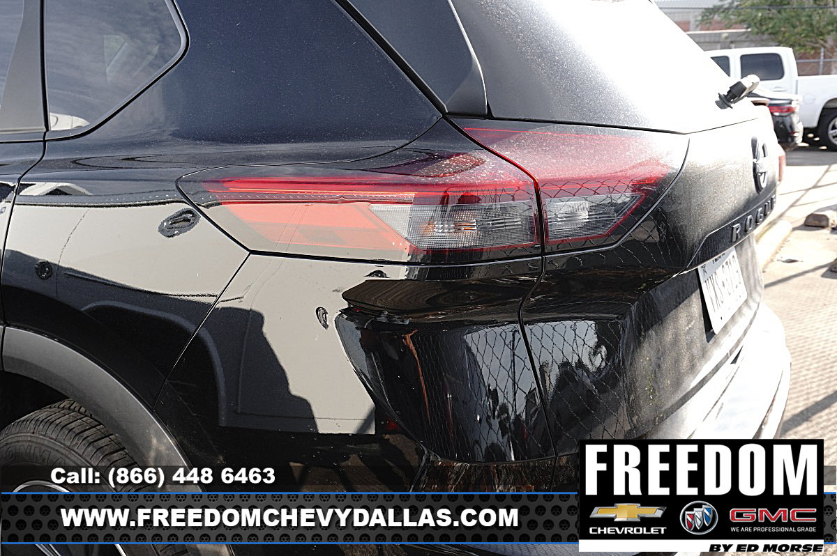 Used 2025 Nissan Rogue SV FWD image 9